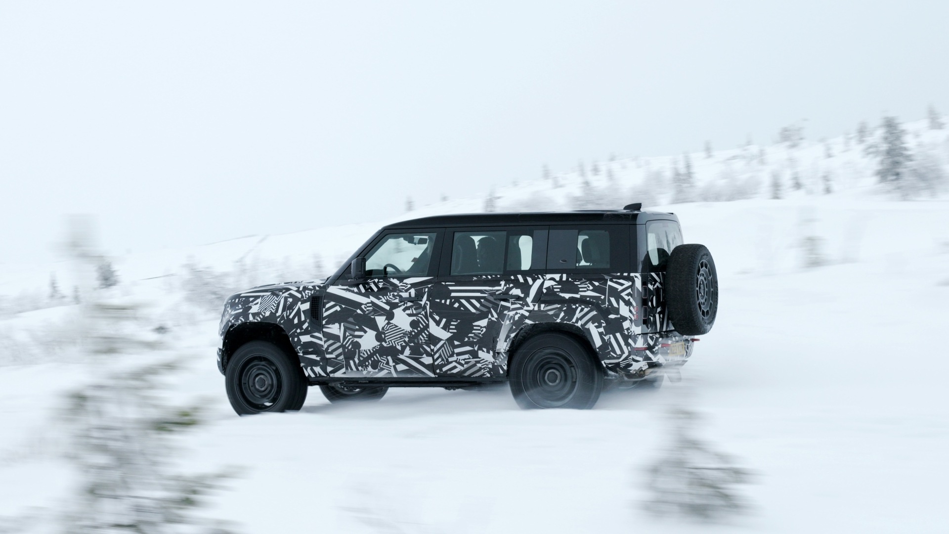 A Land Rover Defender Octa Being Tested In The Snow (Credits Land Rover Media)