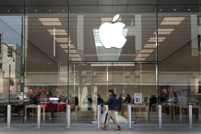 Apple's Layoffs Follow Car Project Abandonment: Hundreds Dismissed