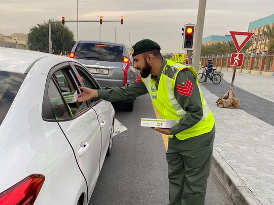 Dubai Police Serve 10,000 Fast-breaking Meals Daily to Drivers
