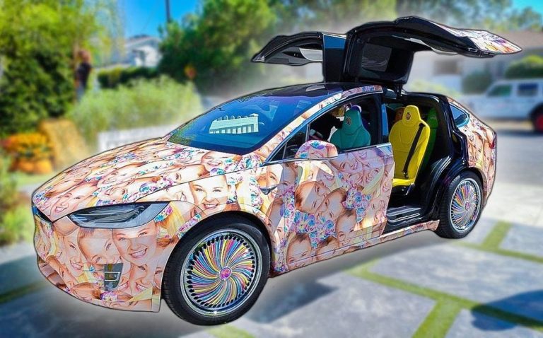 JoJo Siwa's Custom Car Collection: A Colorful Expression - DAX Street