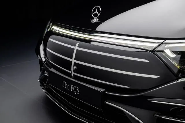 New 2025 Mercedes-Benz EQS: More Range, Stylish Grille Upgrade!