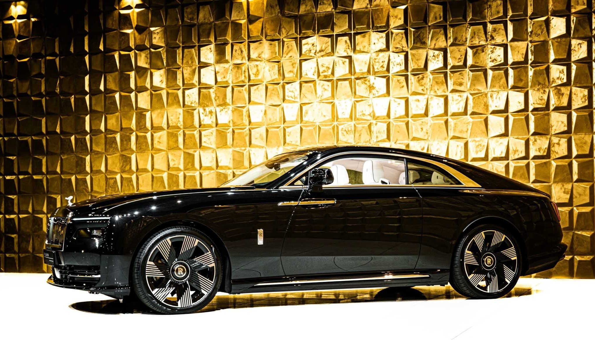 Rolls-Royce Electrifies Luxury