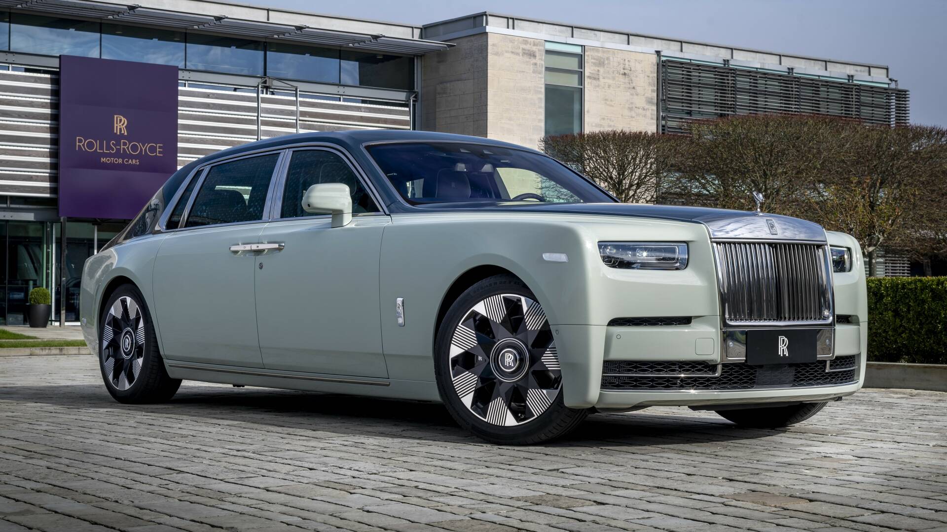 Rolls-Royce Spirit Of Expression Phantom (Credits Rolls-Royce Press Club)