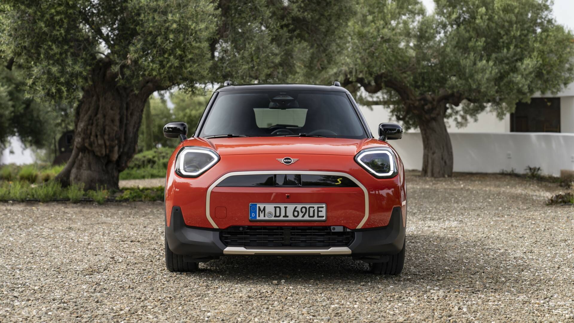 The Front Profile Of The New Mini Aceman (Credits BMW Pressroom)