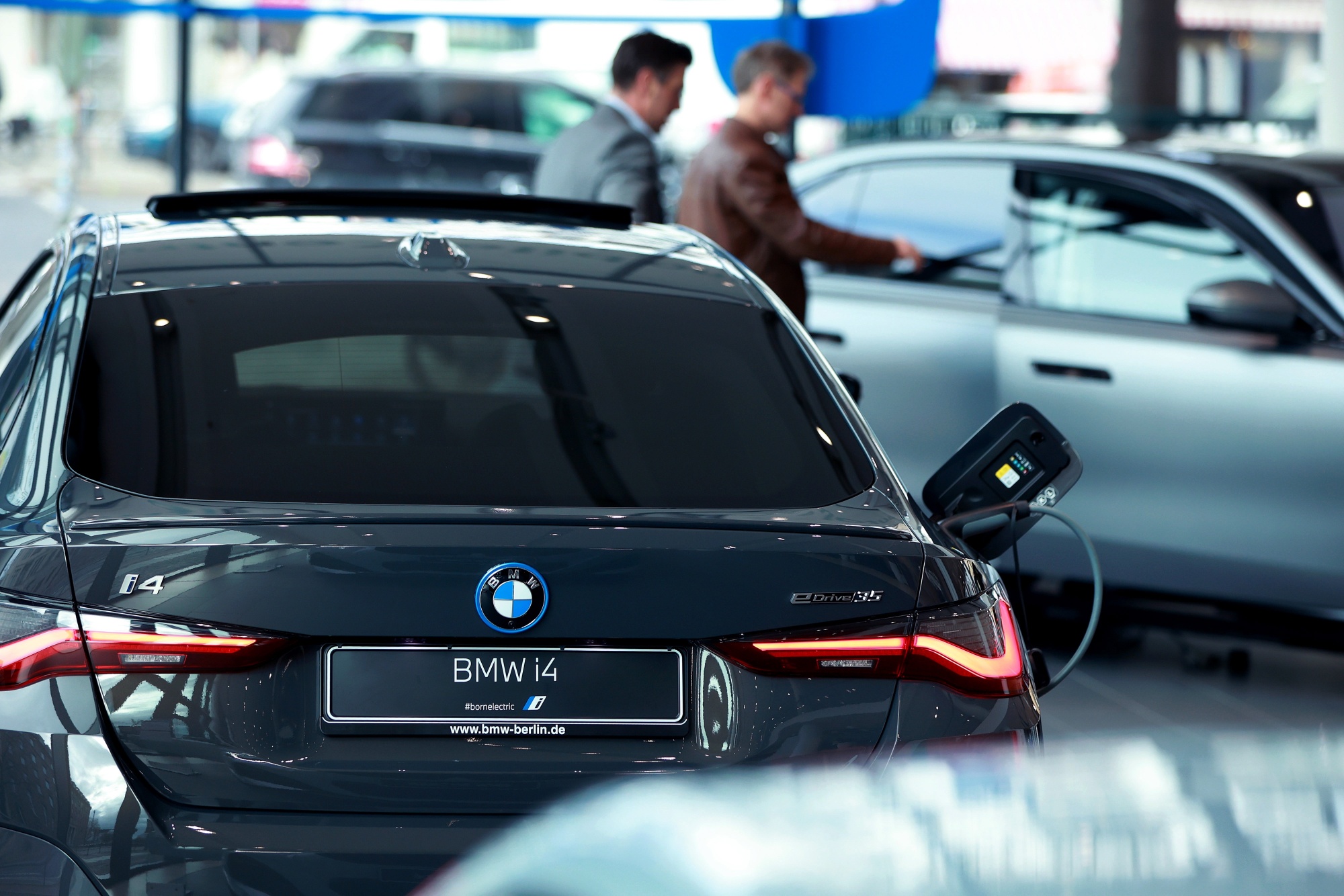 BMW Sees Strong Demand for Electric Vehicles Amidst Industry Downturn