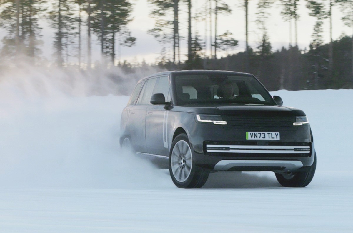 Range Rover Electric Prototypes Undergo Rigorous Winter Testing