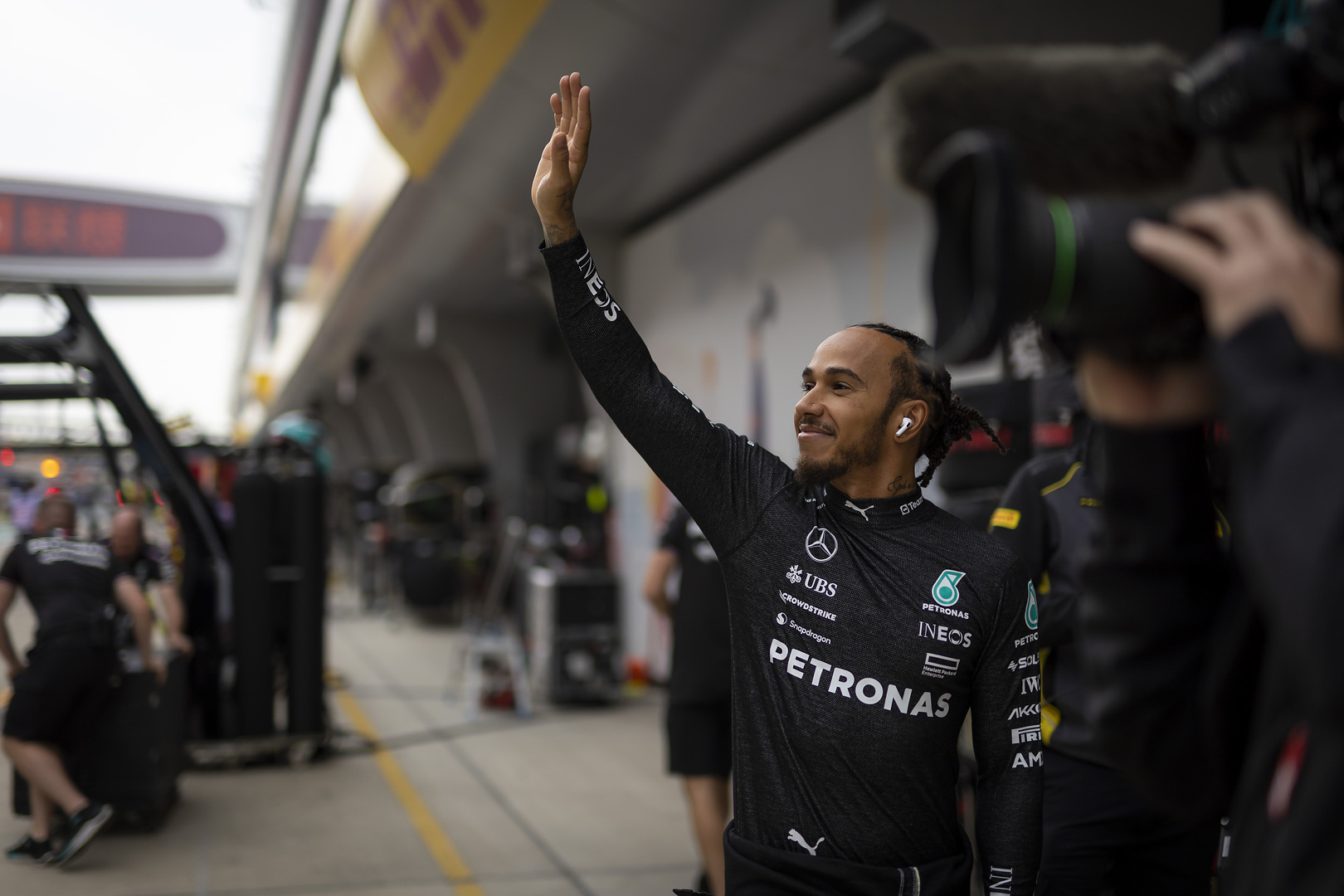 F1 Star Lewis Hamilton Grapples with Understeer Woes in China Grand Prix