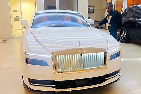 Here Are 9 Things To Know About Davido’s Latest Ride, The Rolls-Royce Spectre Electric Coupe