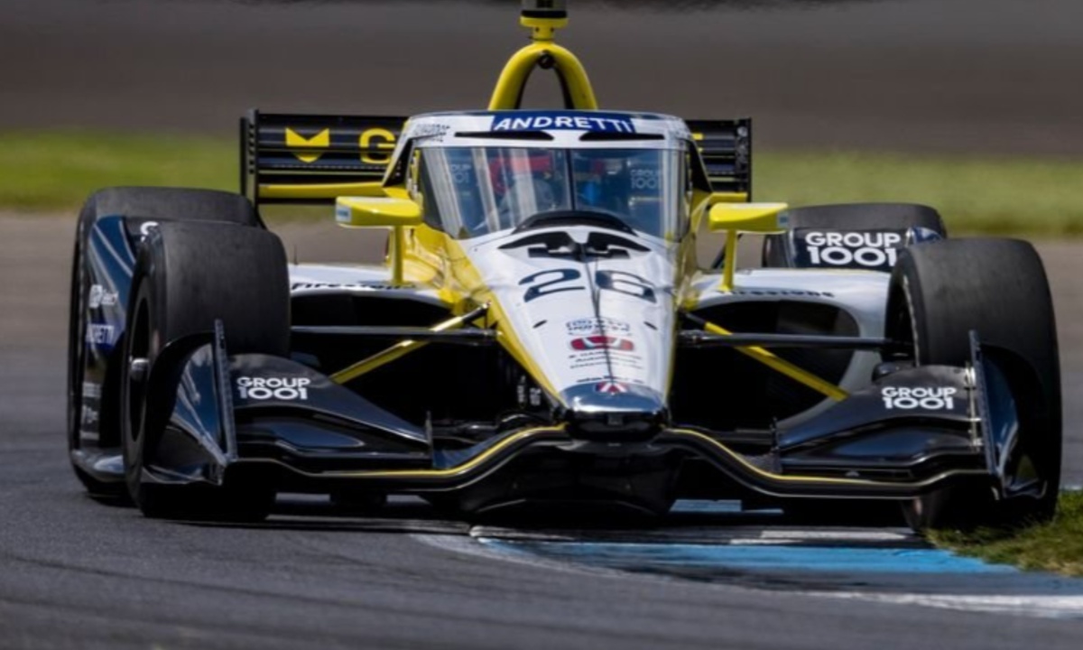 Herta, Ericsson clash, Herta pushed off-track in Indy GP start.