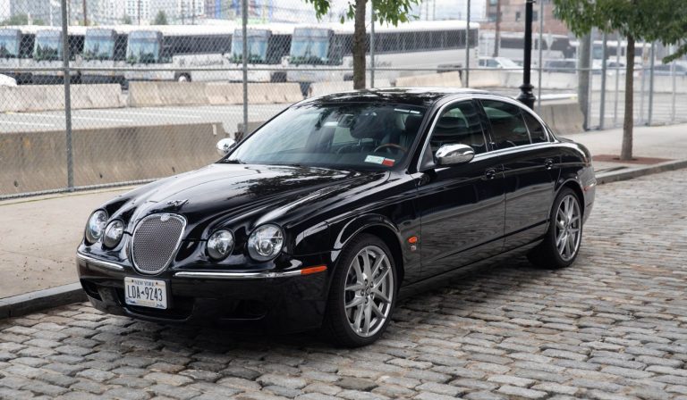 Jaguar S-Type R