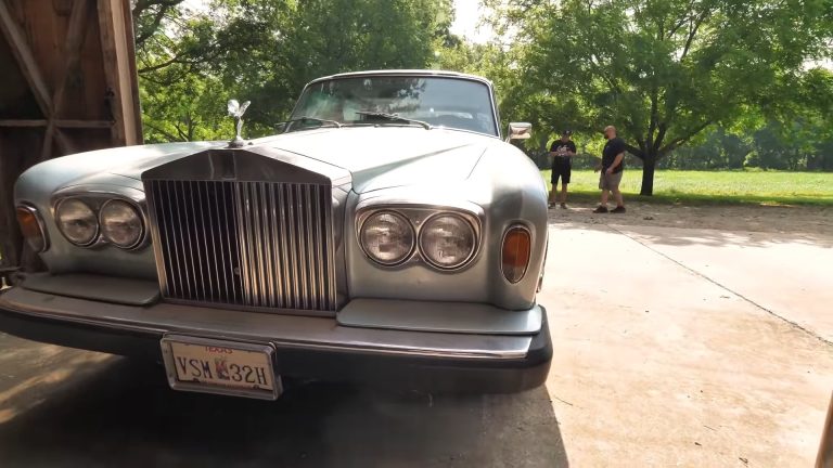 Lincoln Continental vs. Rolls-Royce Silver Wraith II