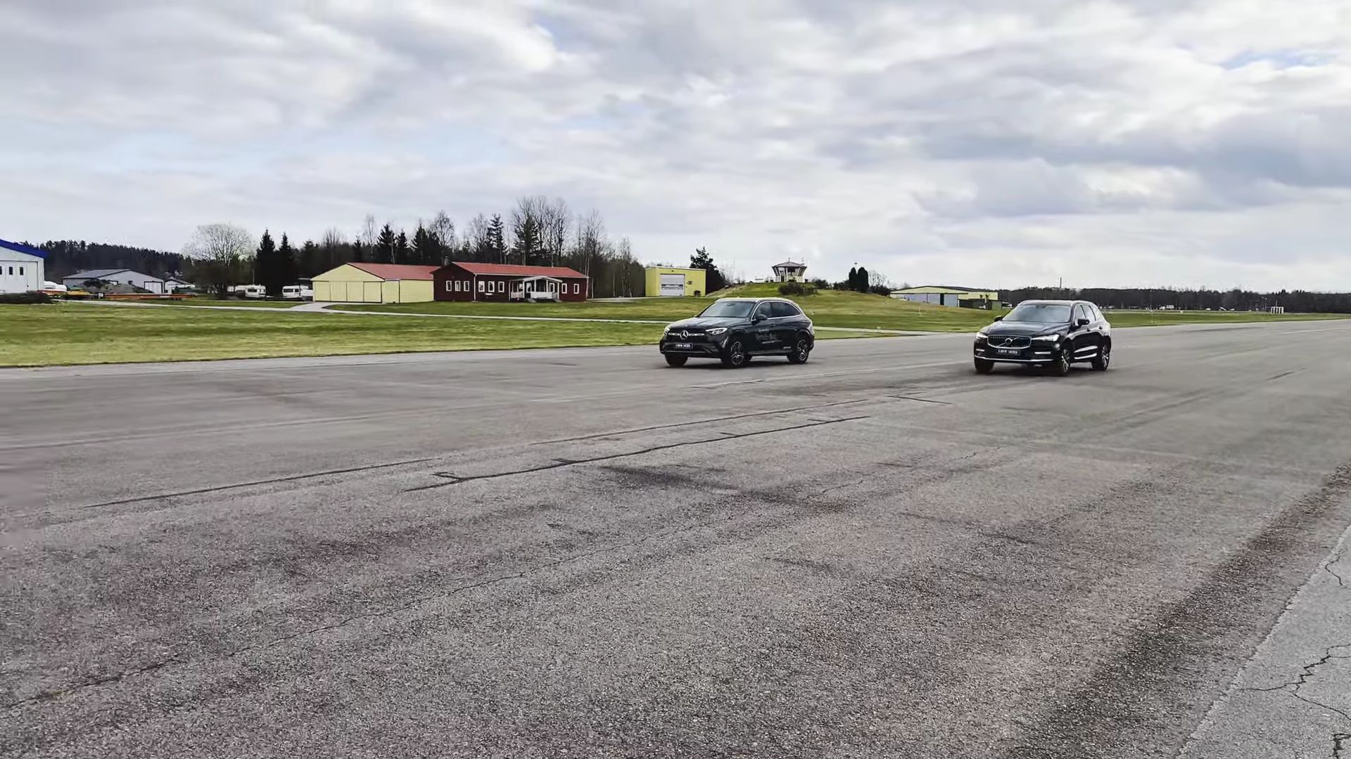 Mercedes GLC 300e vs. Volvo XC60