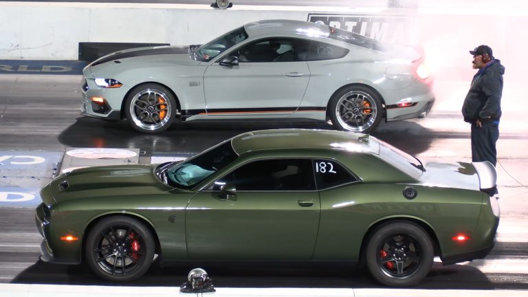 Mustang Mach 1 vs. Dodge Challenger Hellcat Drag Race