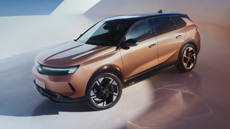 Opel Reveals The New Grandland A Stylish Electrified SUV With Innovative Features