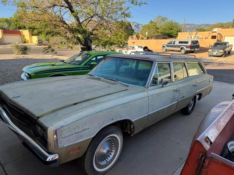 Sport Satellite Wagon Project Car for Restoration