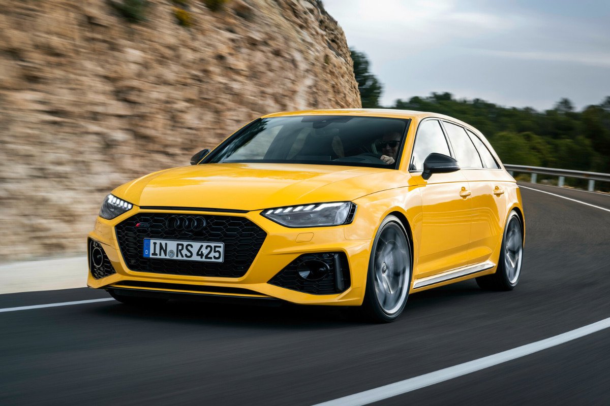 Audi RS4 Gets Special Treatment: Increased Power and Imola Yellow Finish