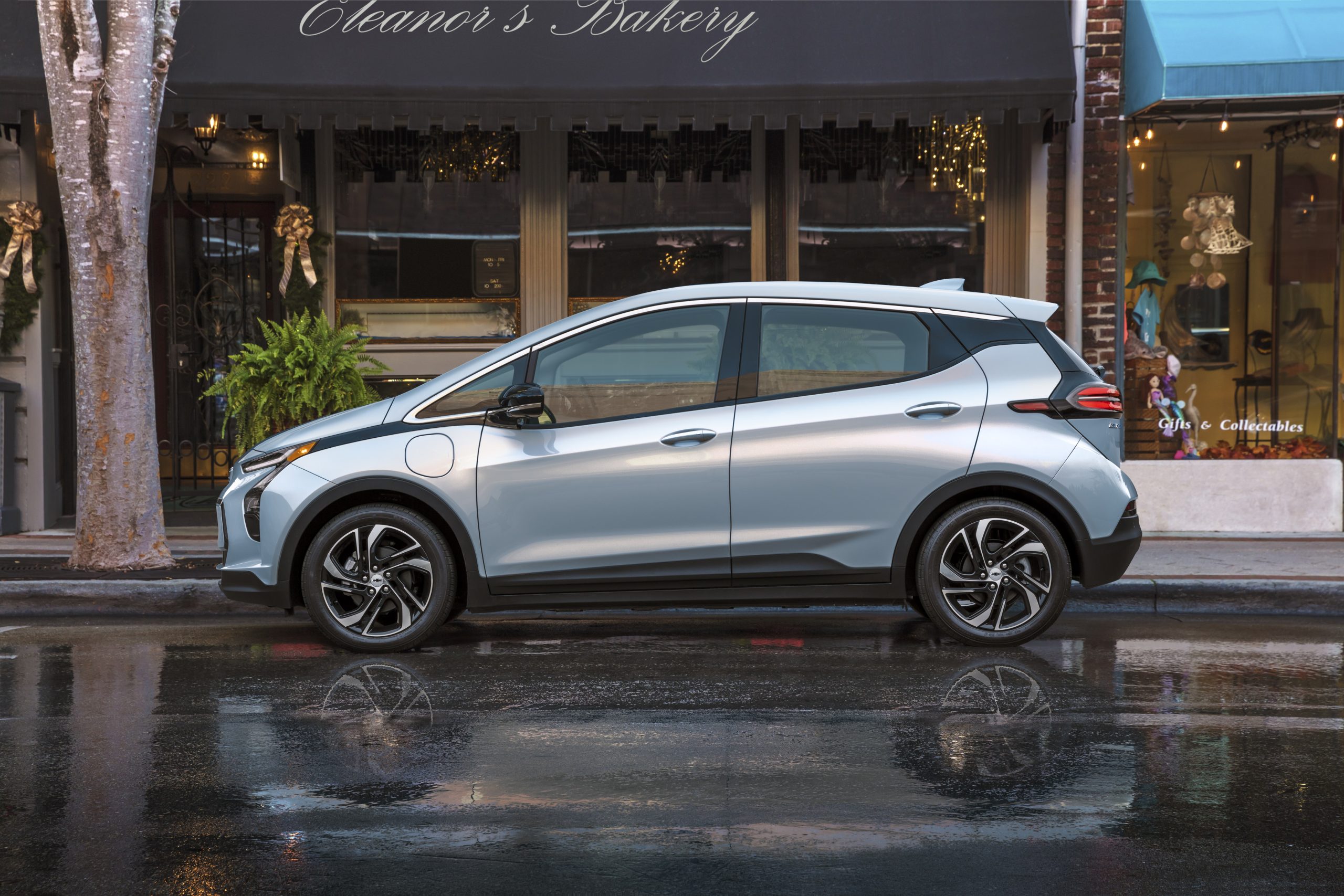 Compensation for Chevy Bolt EV Owners: Up to $1,400 Offered Amid Battery Fire Concerns