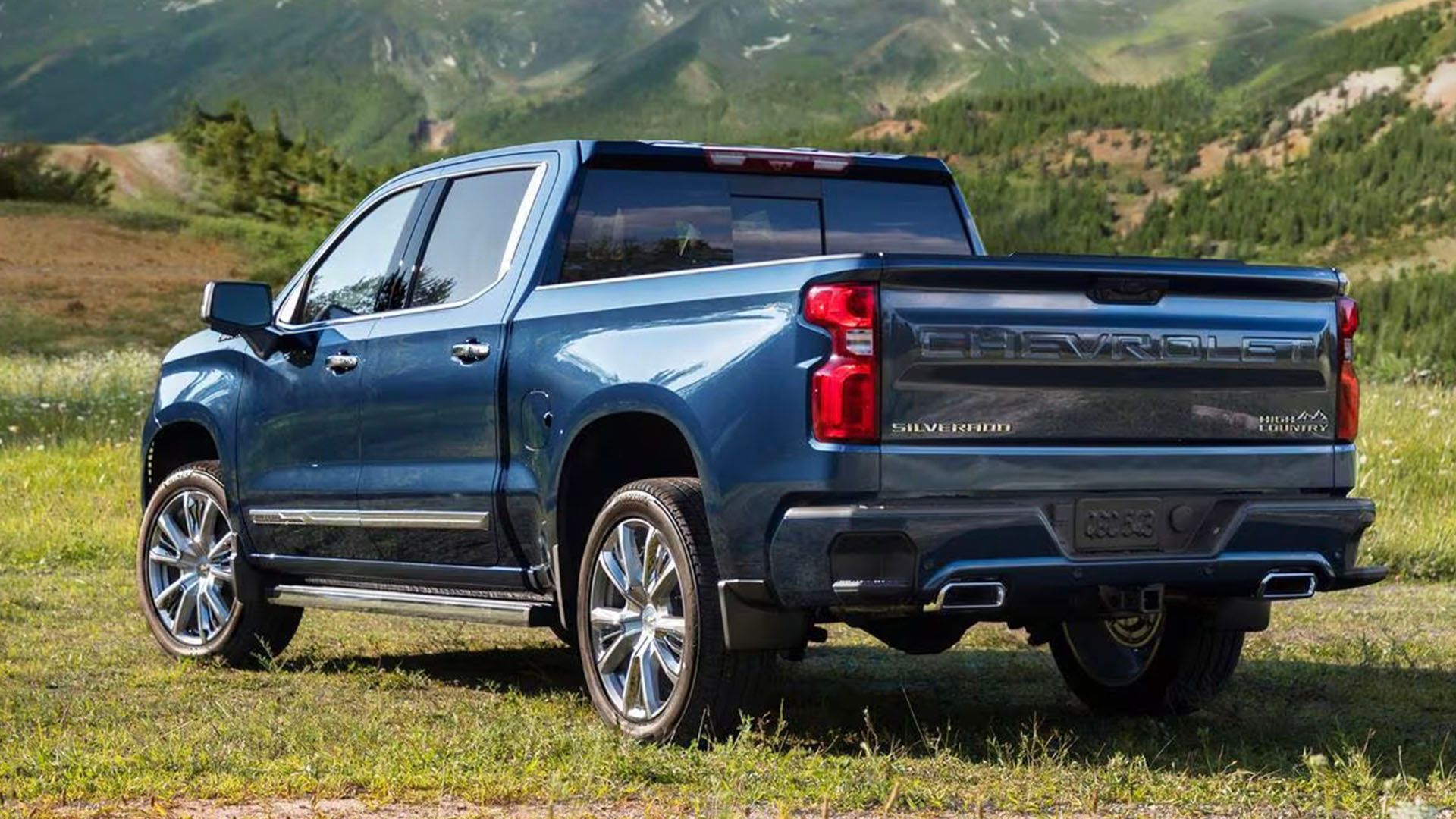 Comparison Between 2024 Chevrolet Silverado and 2024 Toyota Tundra: A ...