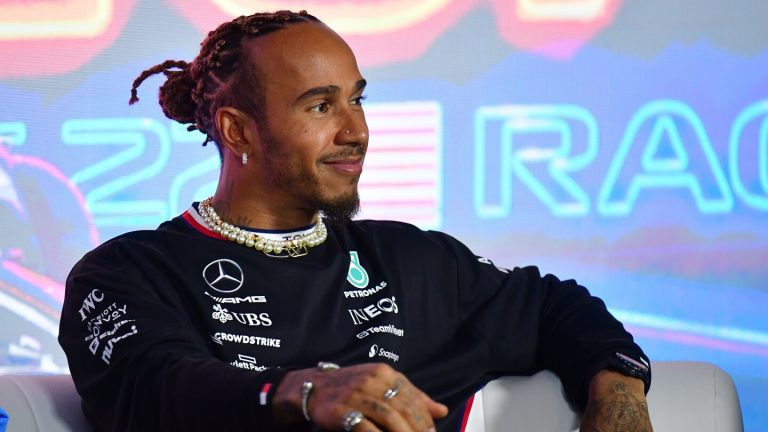 Hamilton Applauds Magnussen's Candidness on Racing Tactics