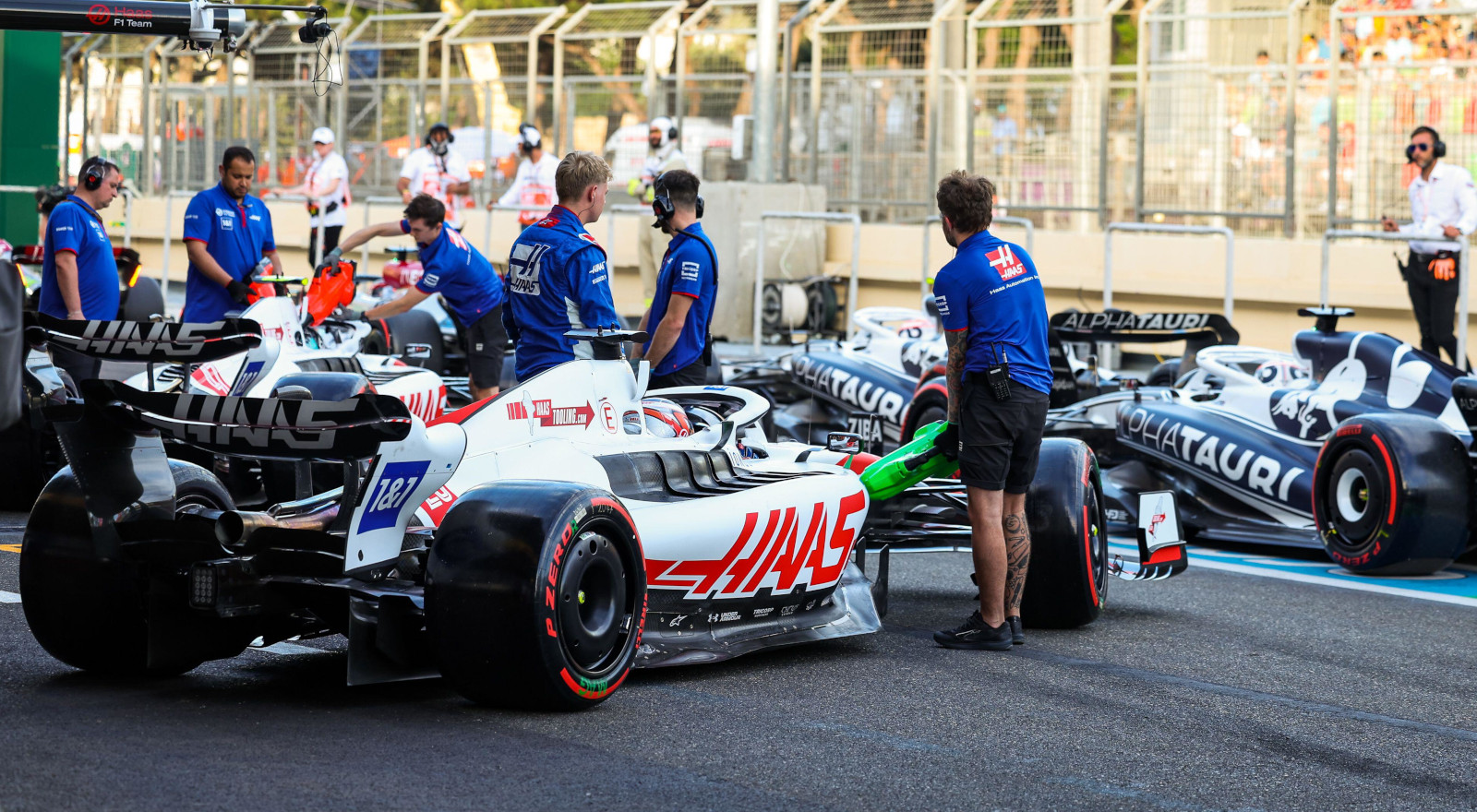FIA updates pitlane regulations for Formula 1