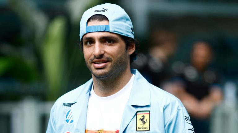 Sainz Reflects on Missed Opportunity to Win F1 Miami GP with Pit Strategy