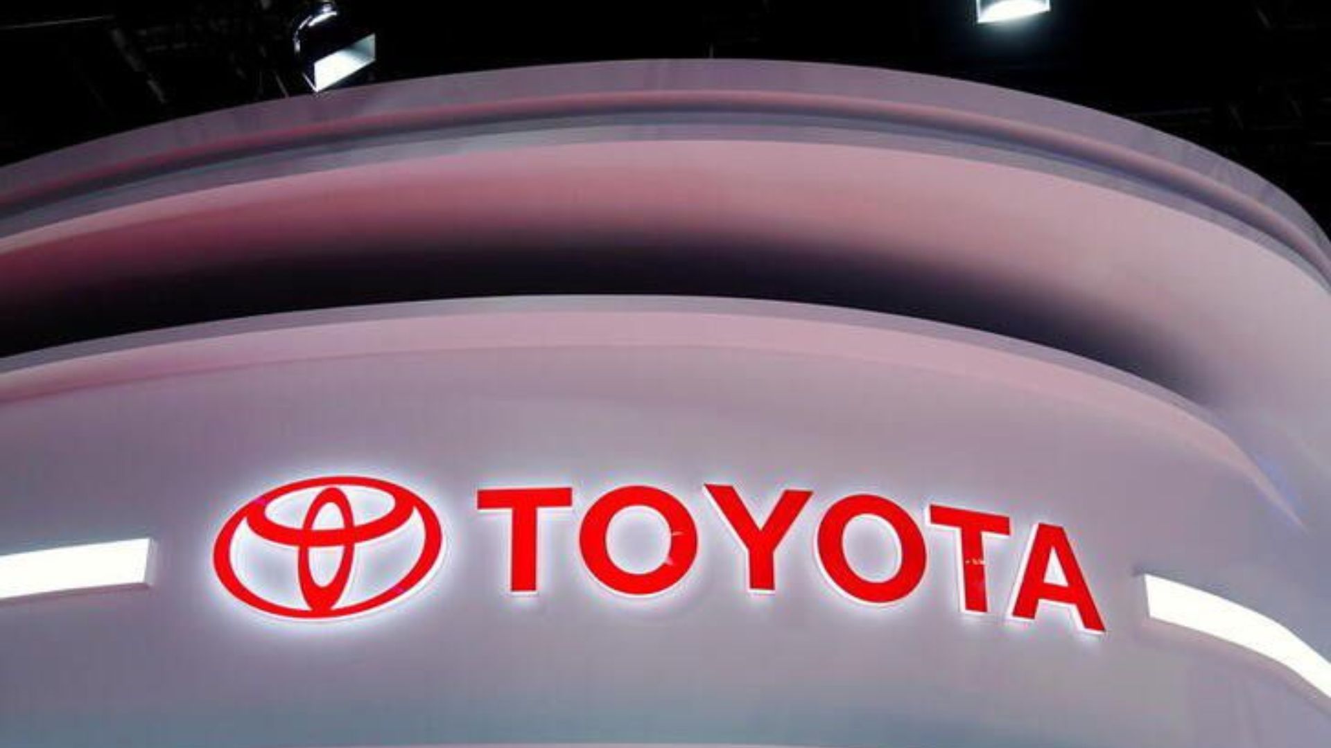 Strong Demand for Hybrid Vehicles to Boost Toyota's Earnings