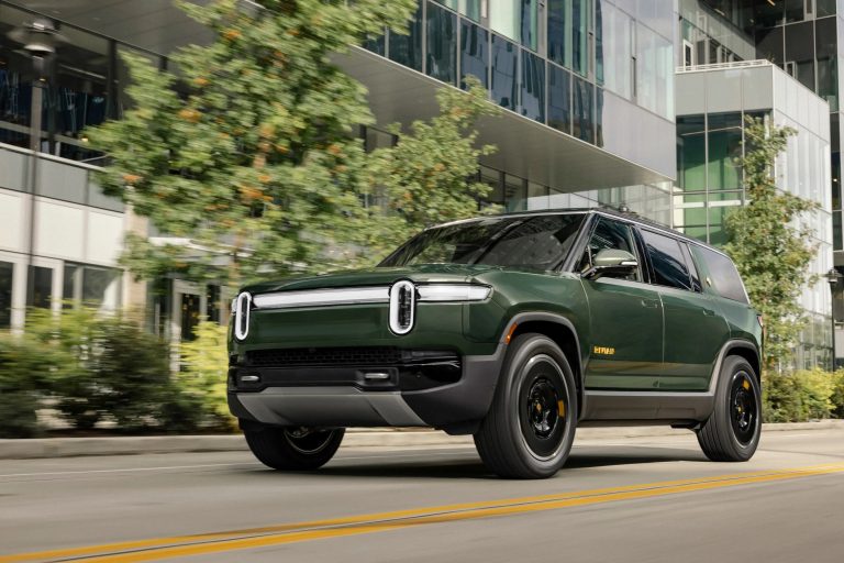 2025 Rivian R1T & R1S