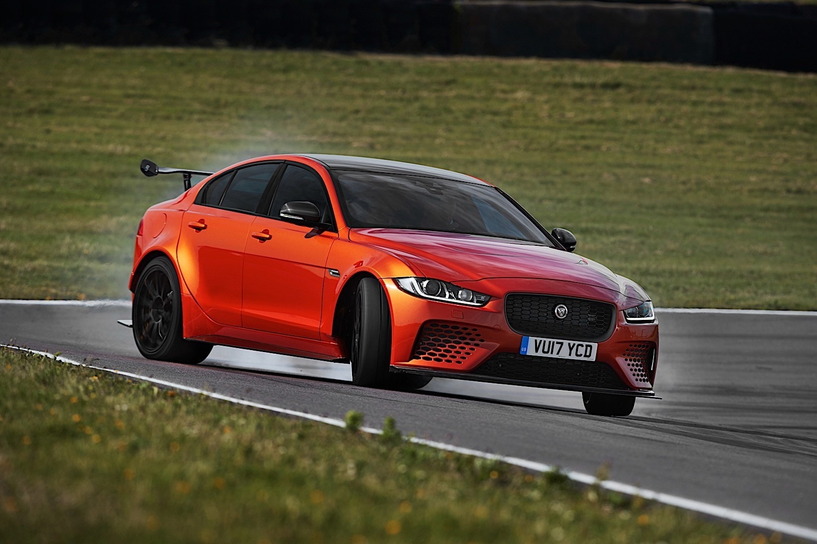 Jaguar XE SV Project 8