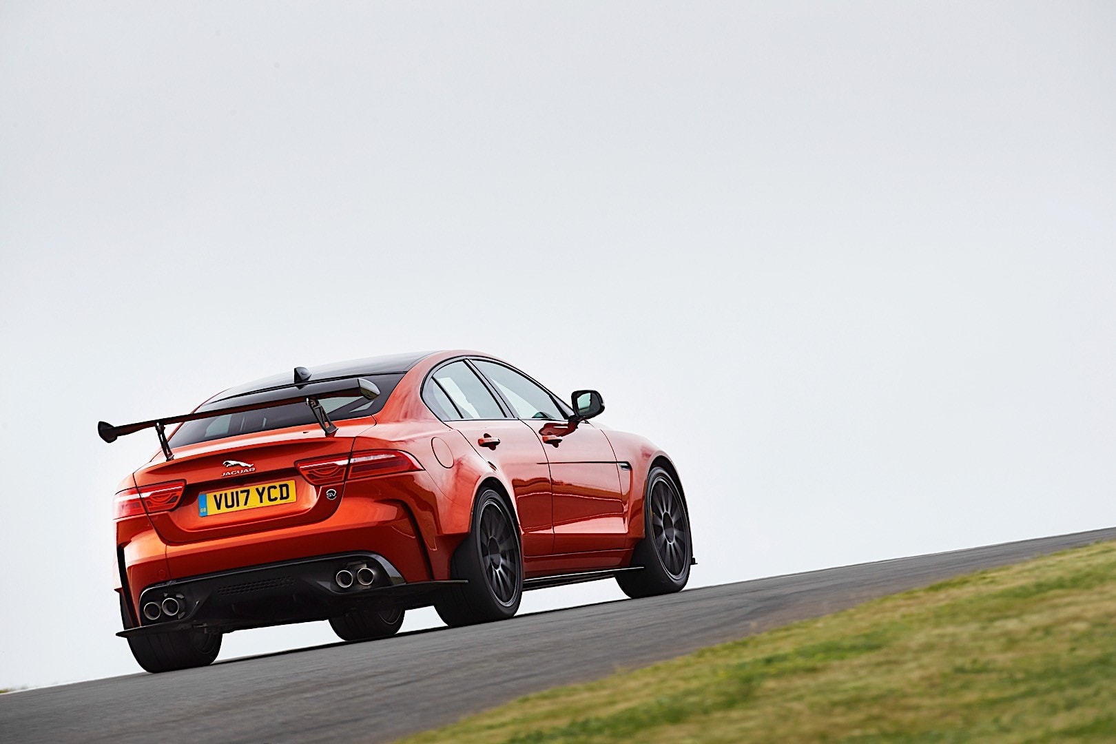 Jaguar XE SV Project 8