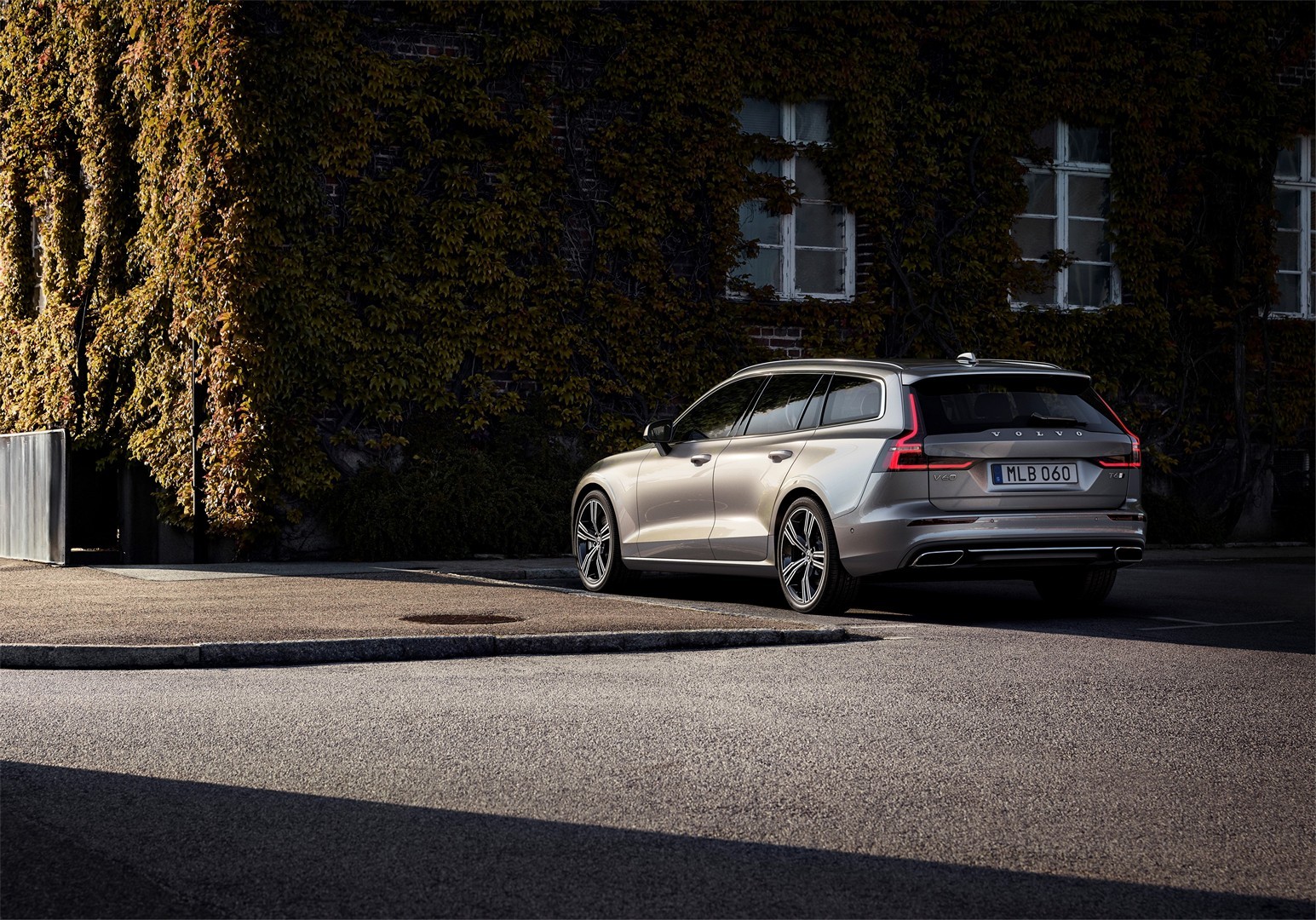 Volvo Brings Back Wagons to the UK