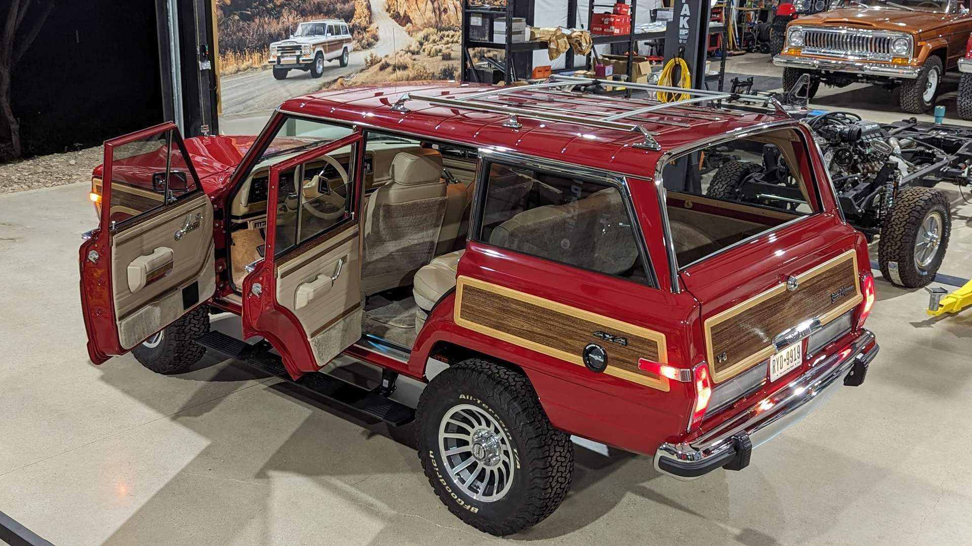 1988 Vigilante 4x4 Jeep Grand Wagoneer (Via Jeep)
