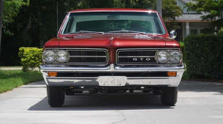 1964 Pontiac GTO Tri-Power