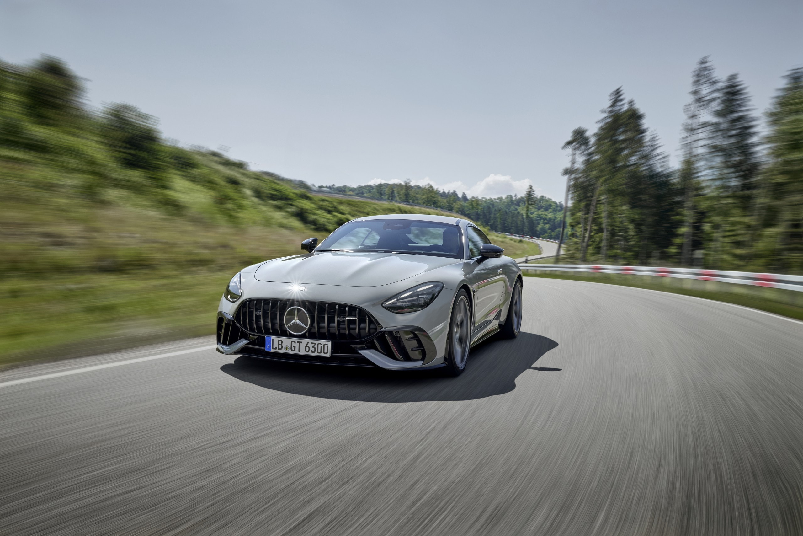 2025 Mercedes-AMG GT 63 Pro