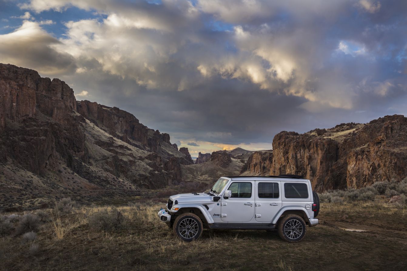 Jeep Wrangler 4xe Faces Potential New Recall for Engine Shutdowns