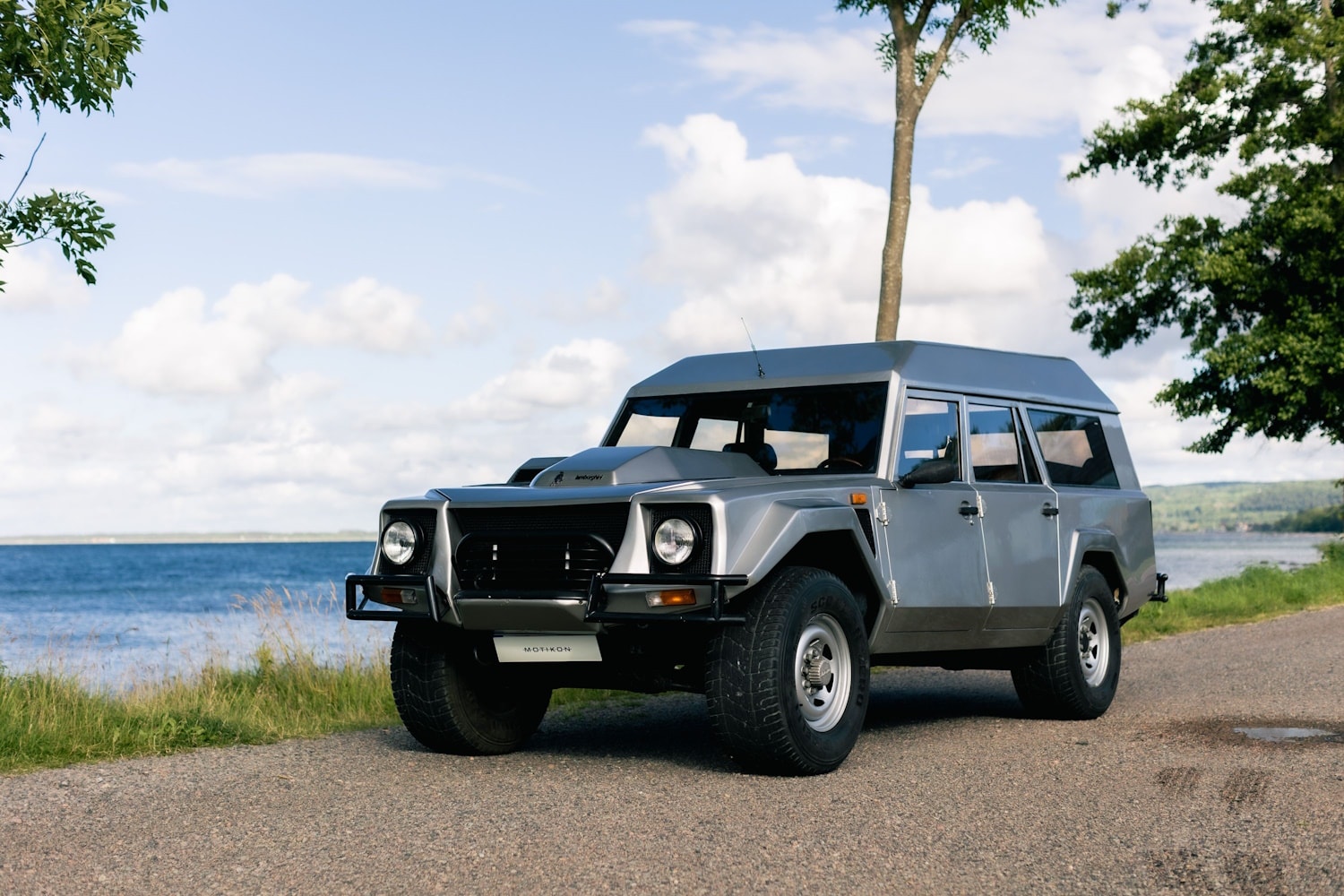 Lamborghini LM002