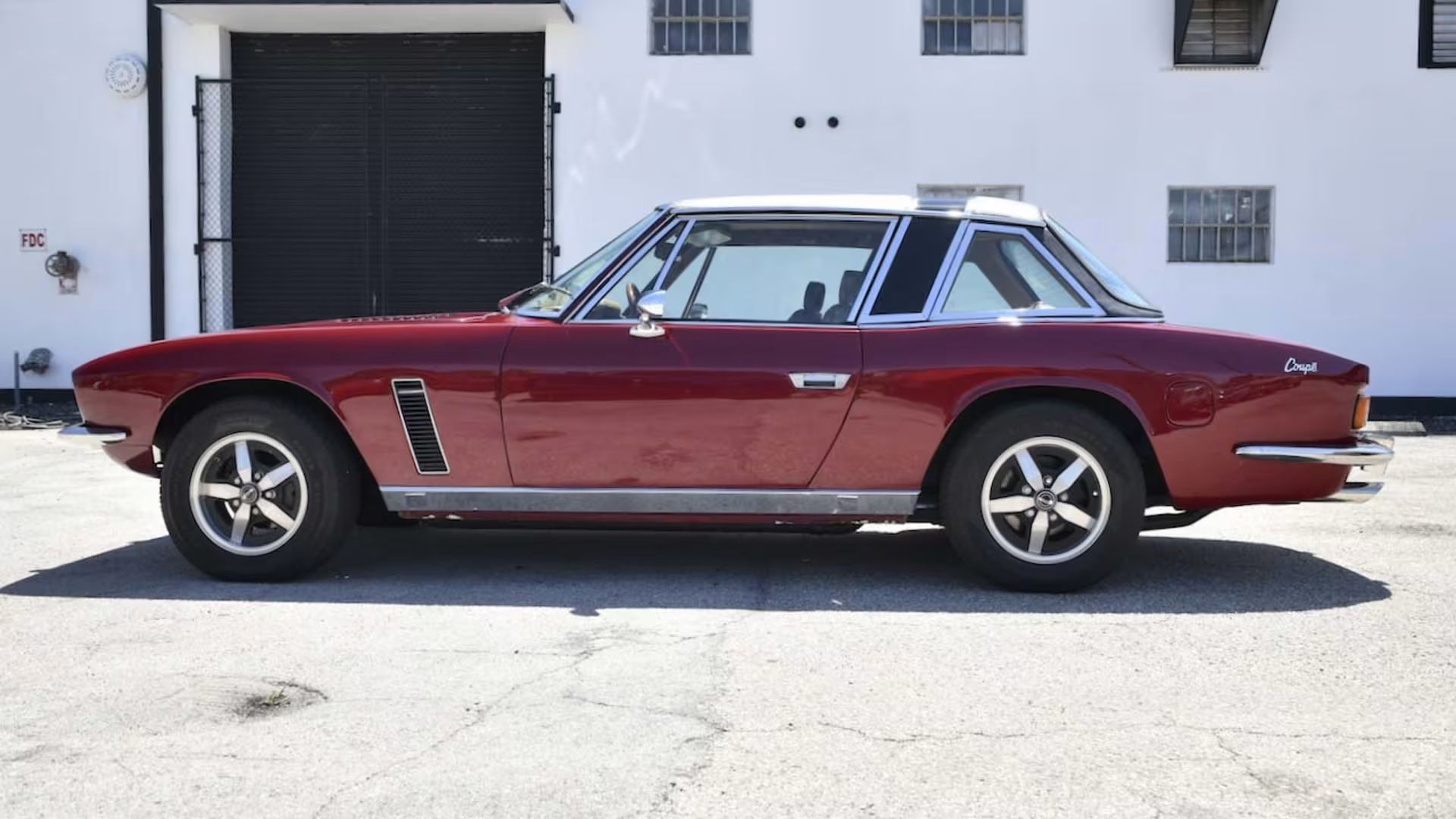 1976 jensen interceptor side