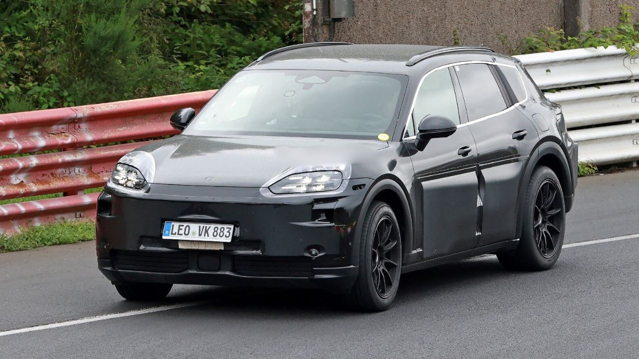 2026 Porsche Cayenne Electric1