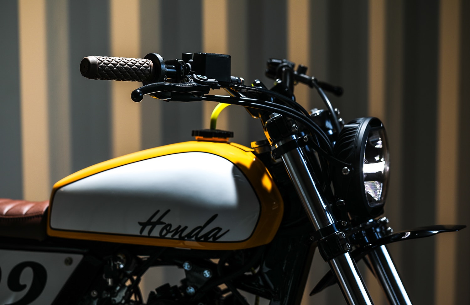 Gas & Retro's Yamaha XJR1300 Build A Modern Cafe Racer with Upside