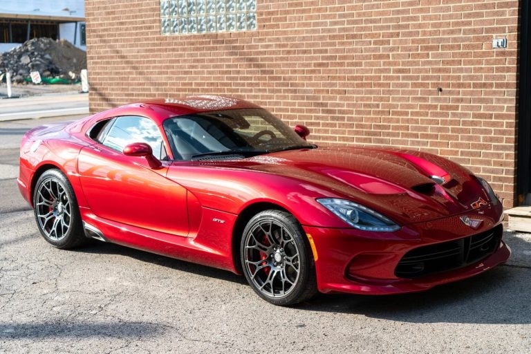 SRT Viper GTS