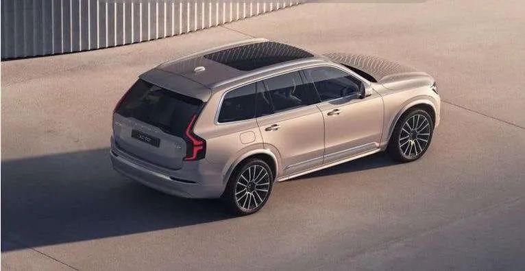 Volvo Car Switzerland on social media1