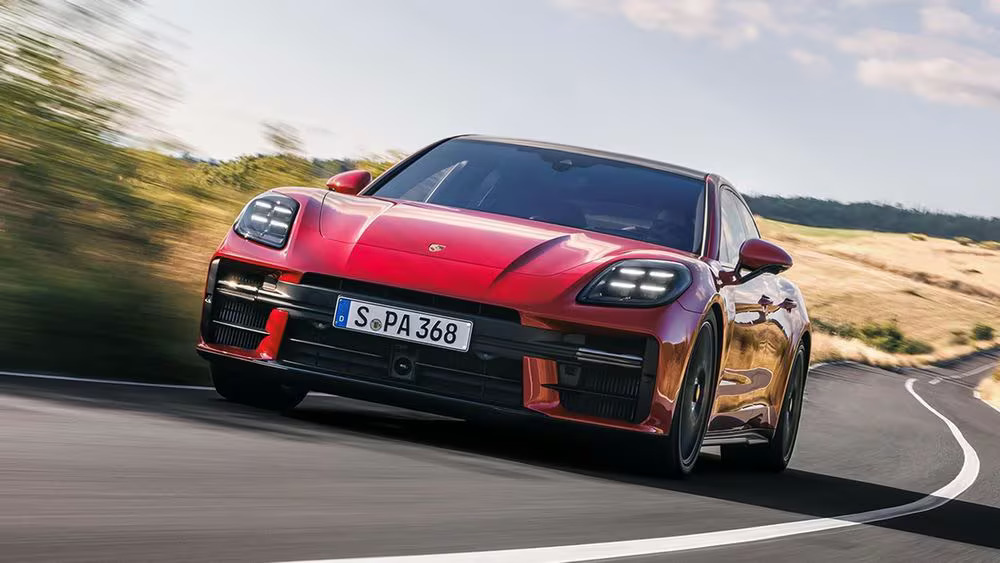 2025 Porsche Panamera GTS Balances Performance and Luxury in an Ambiguous Role