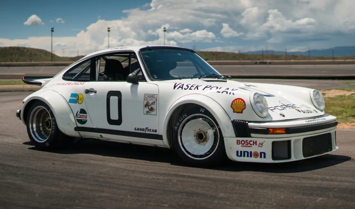 Luftgekühlt 10 Celebrates Porsche's Air Cooled Legacy and 50 Years of the 911 Turbo1