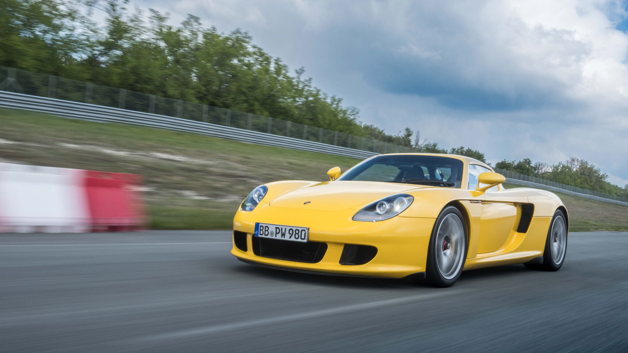 Porsche Enhances Carrera GT Longevity with Free Modern Tires, Boosting Performance and Safety for Owners