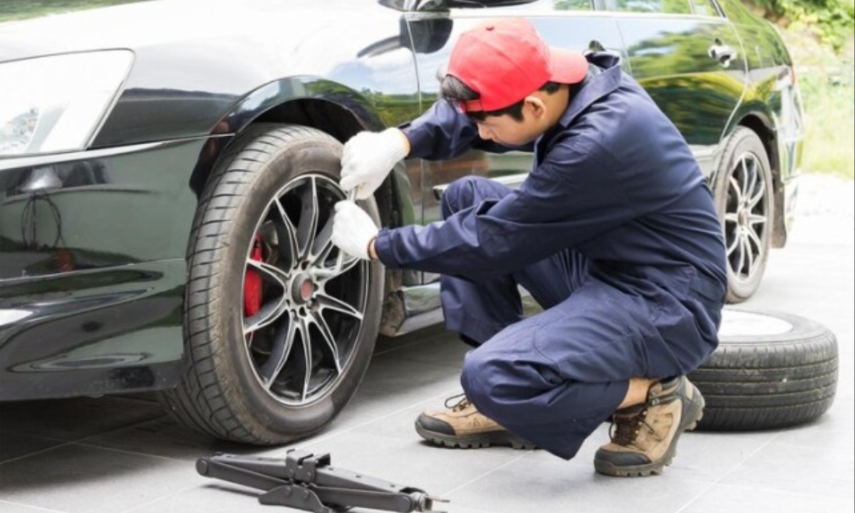 10 Simple Car Maintenance Tips to Keep Your Vehicle Running Smoothly and Save on Repairs