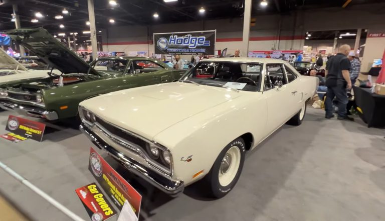 1970 Hemi Road Runner Corner Classic Car Hunter