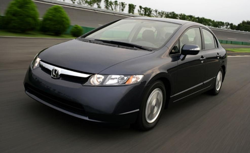 2006 Honda Civic Hybrid (Photo: AARON KILEY)