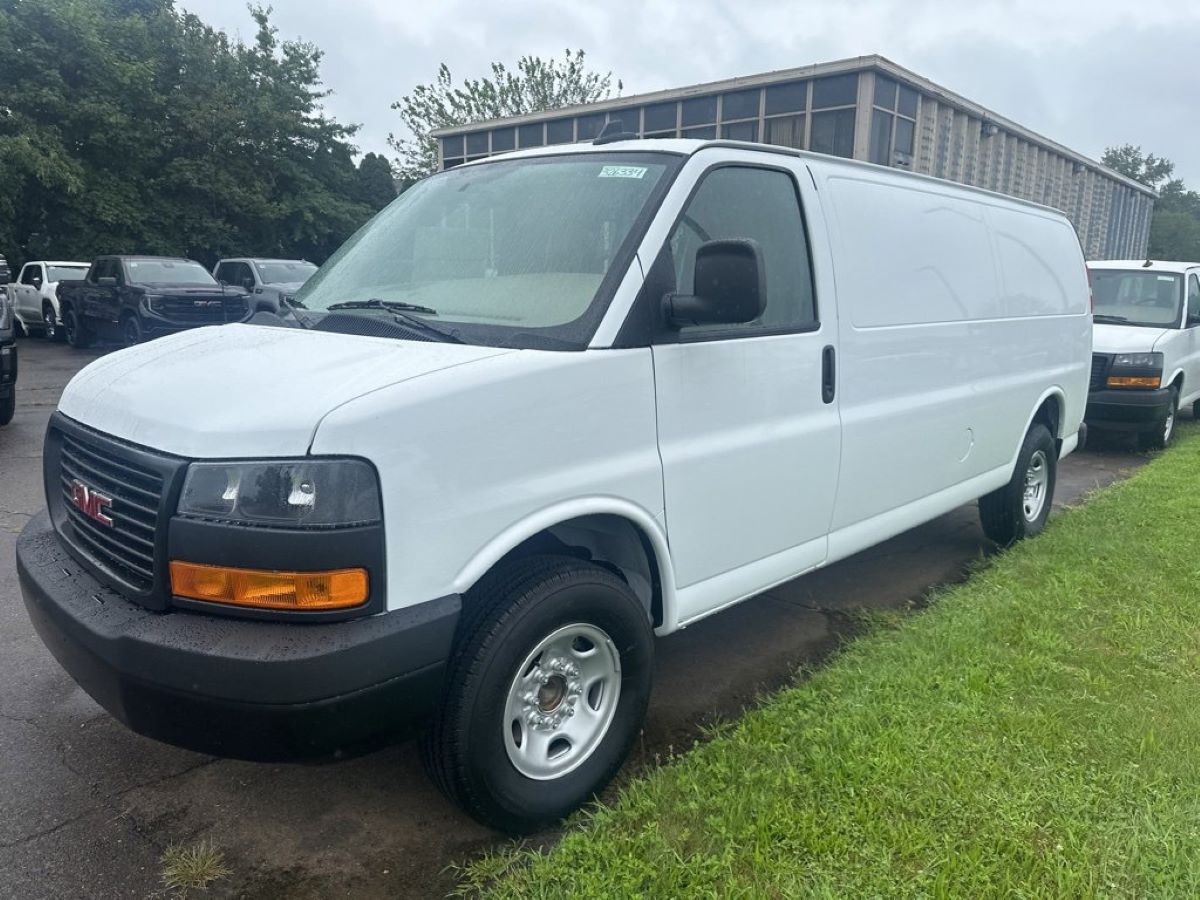 2024 Chevrolet Express GMC Savana