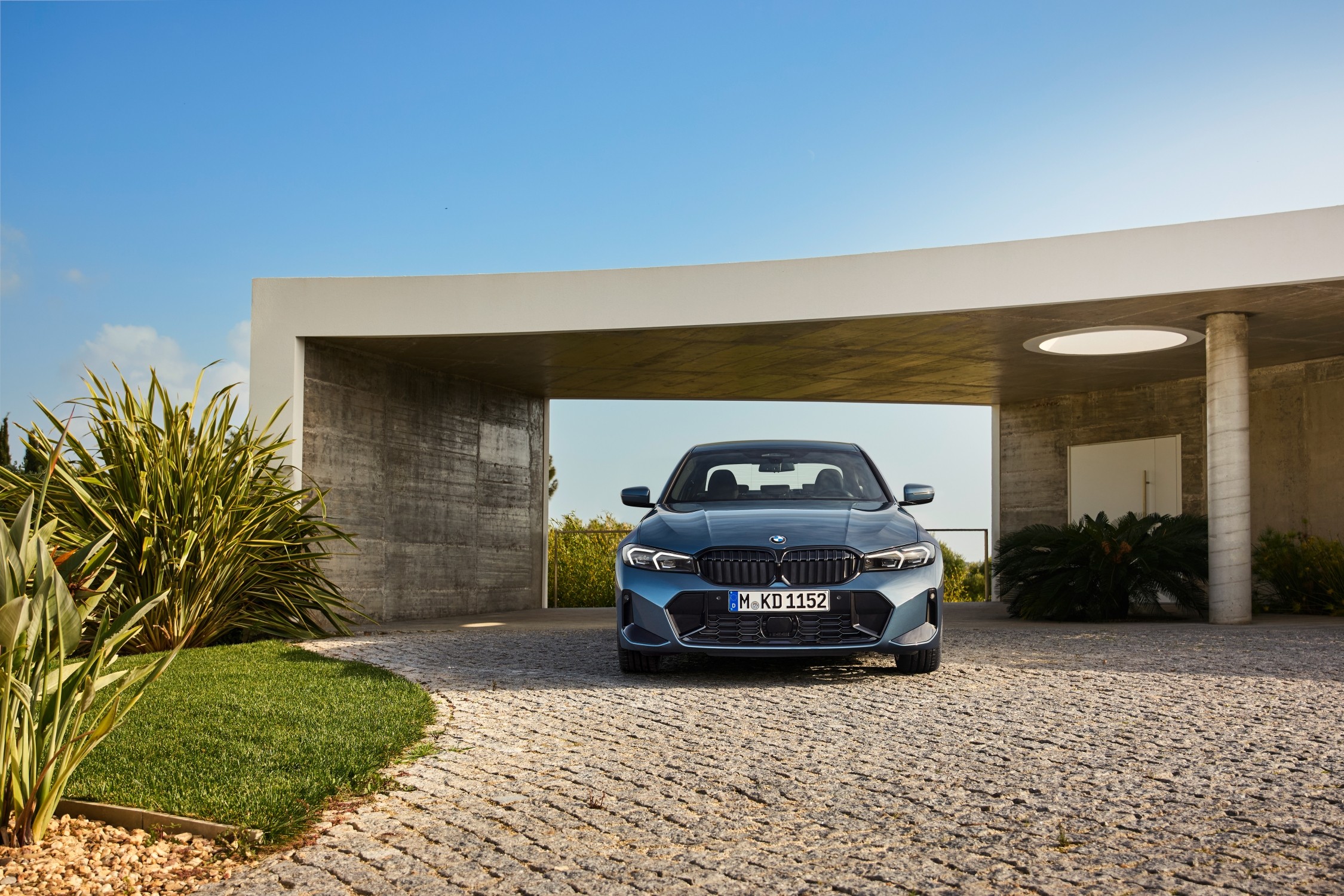 2025 BMW 3 Series1