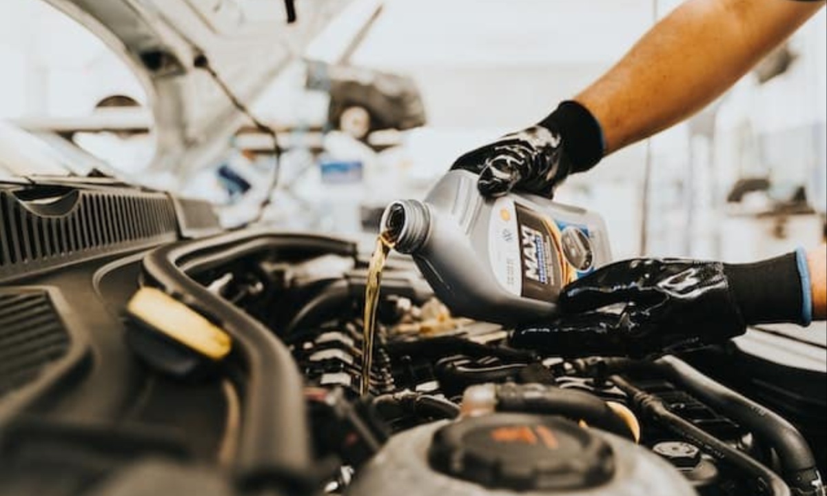 5 Common Signs Your Car Needs an Oil Change and Maintenance Checks You Might Be Overlooking 