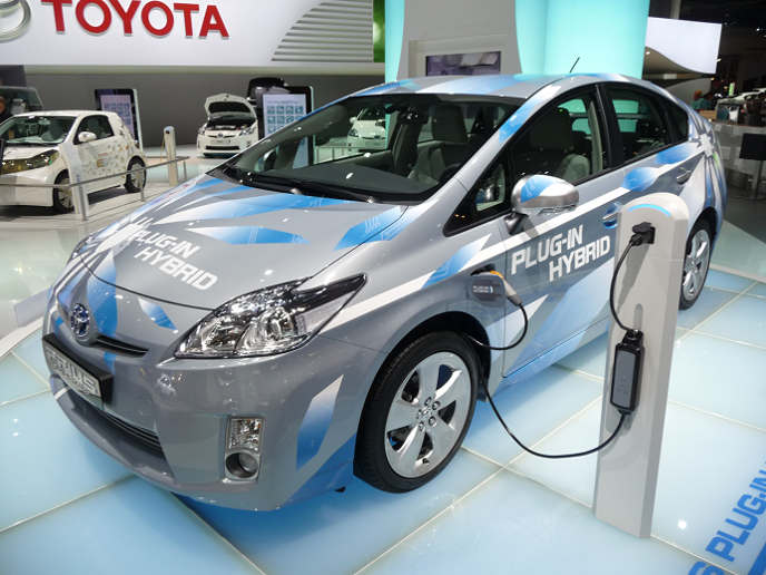 8 Things You Need to Know About Hybrid Cars